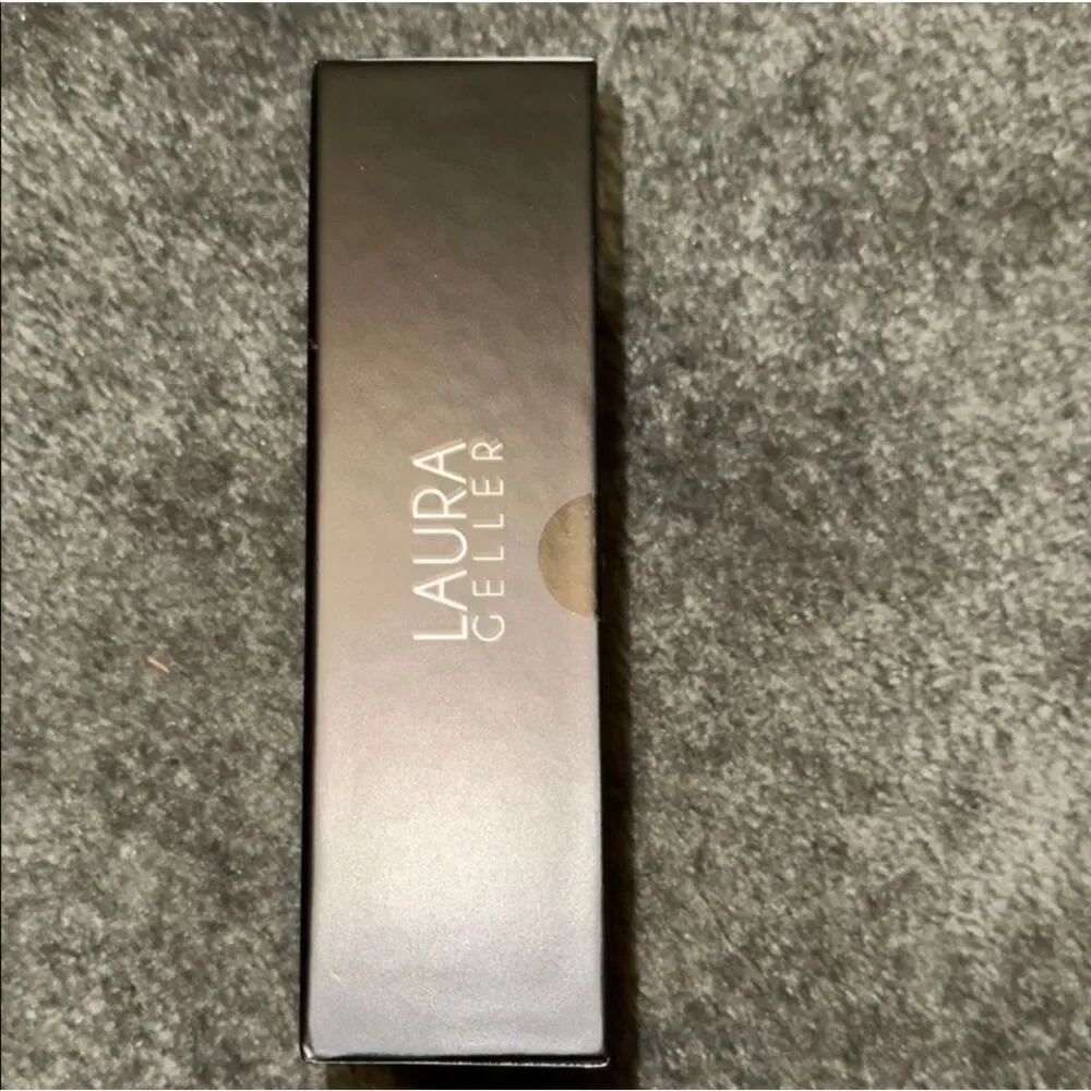 Laura Geller Blending Beauties Face Brush Set Sealed, never opened.